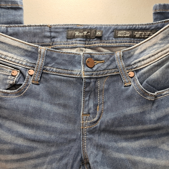 Miss Me Sigature Skinny Ankle Cropped Jeans with Subtle Fading Size 25 - Picture 2 of 13